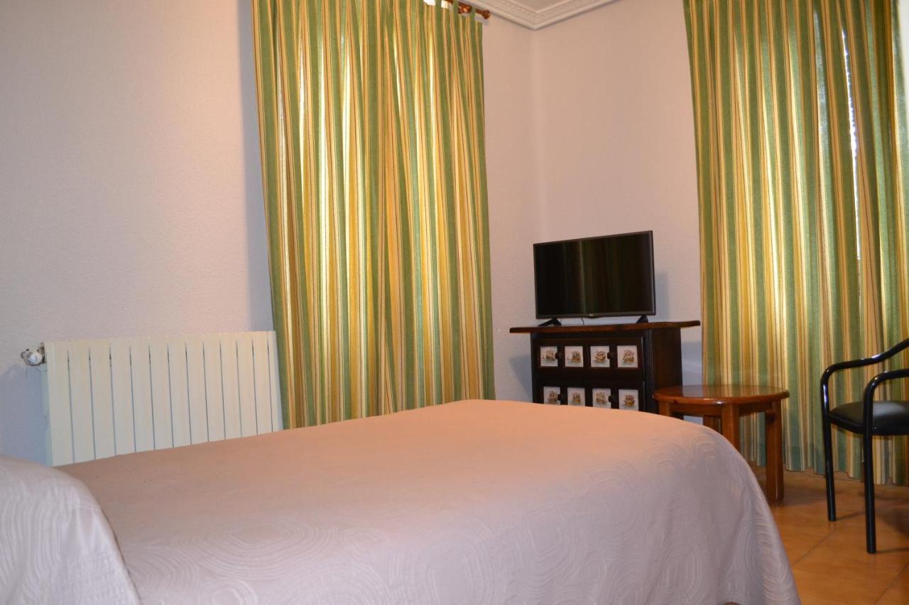 Hostal Aribel Longinos Cercedilla Ngoại thất bức ảnh