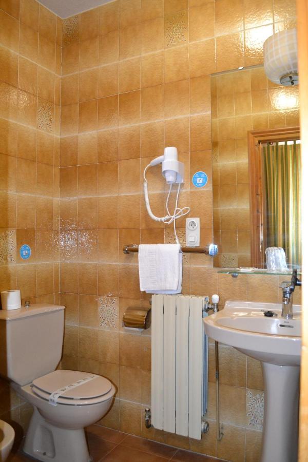 Hostal Aribel Longinos Cercedilla Ngoại thất bức ảnh