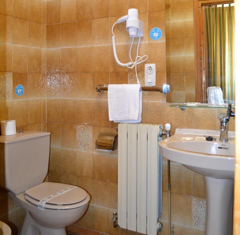 Hostal Aribel Longinos Cercedilla Ngoại thất bức ảnh