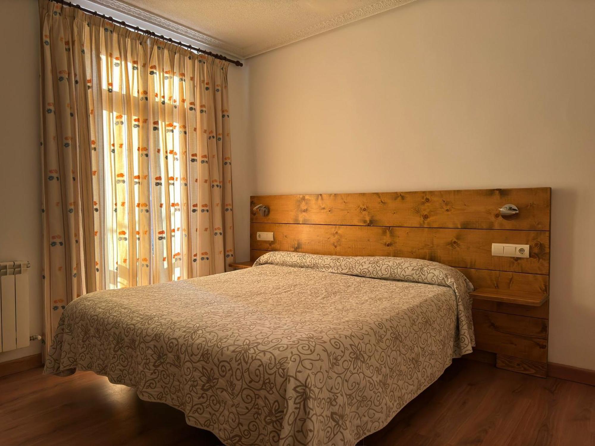 Hostal Aribel Longinos Cercedilla Ngoại thất bức ảnh