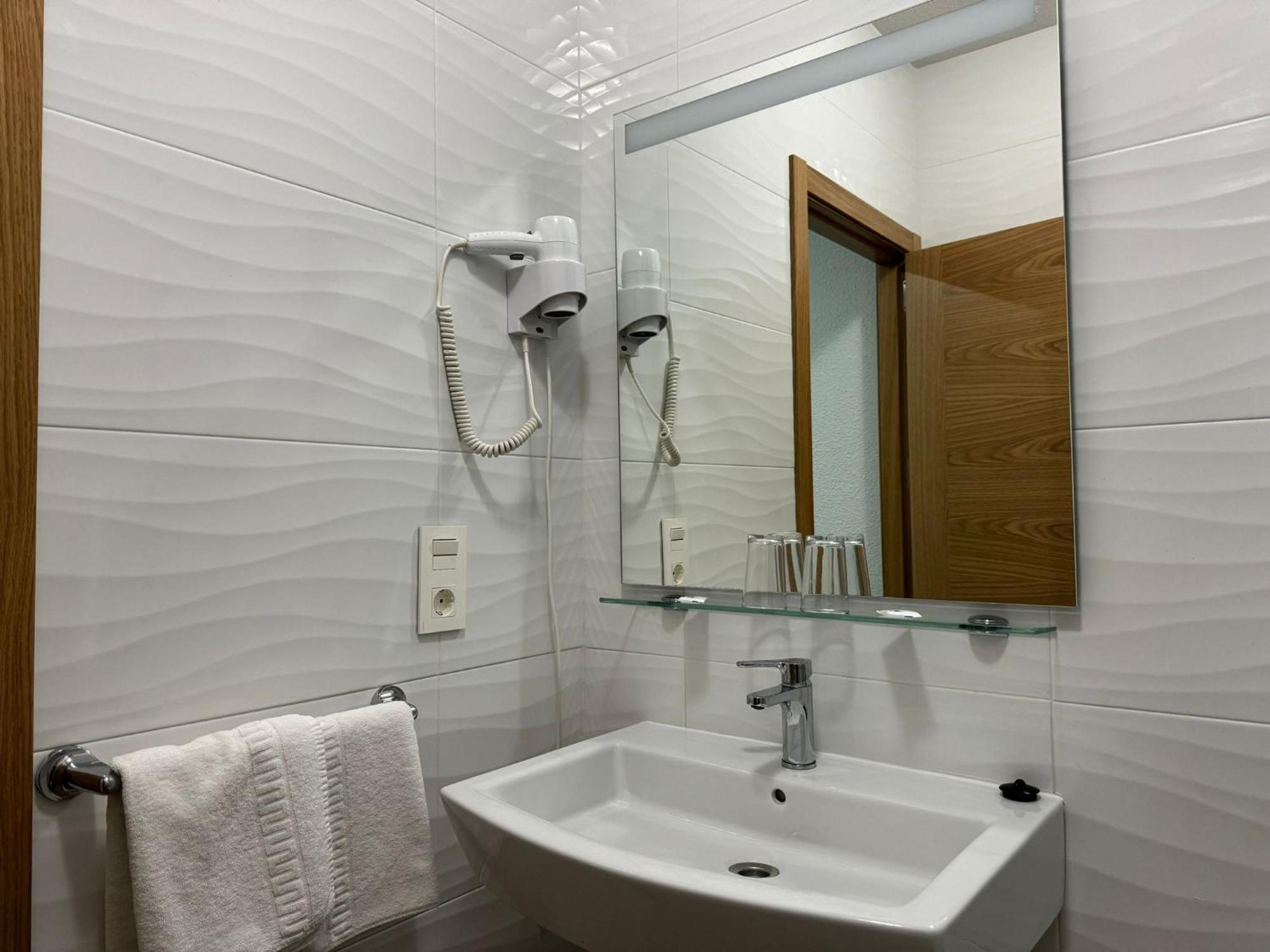 Hostal Aribel Longinos Cercedilla Ngoại thất bức ảnh