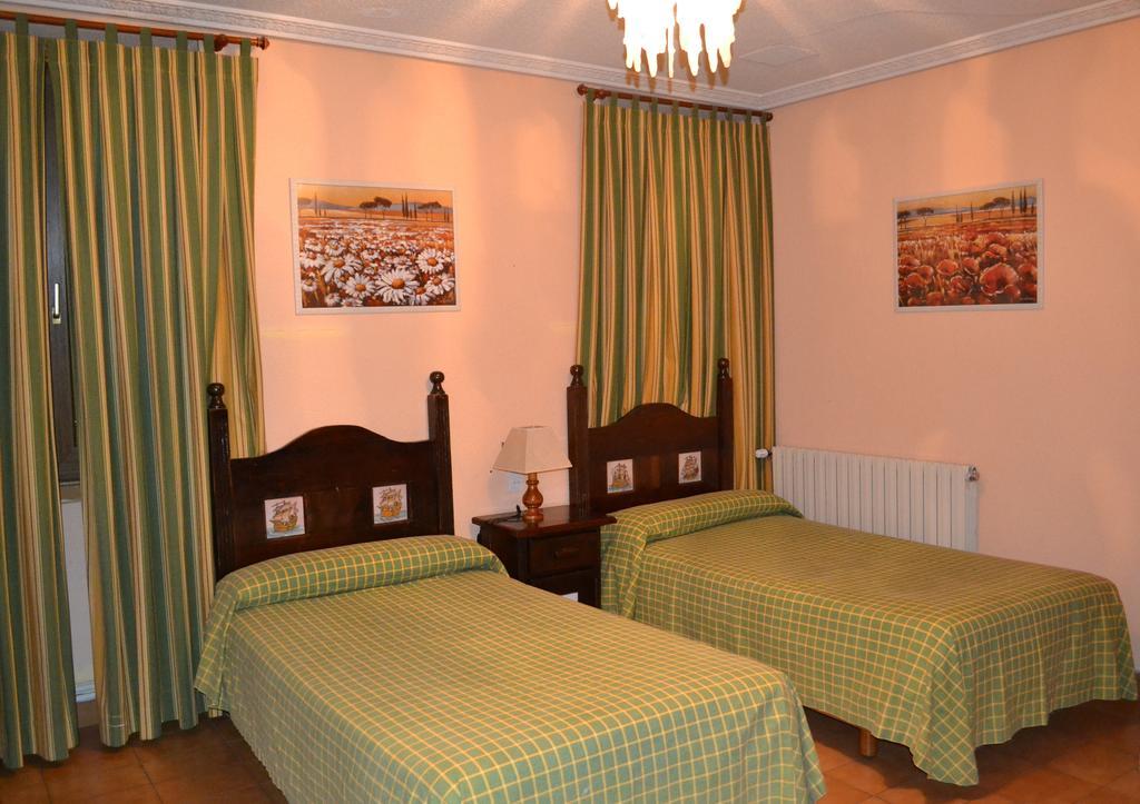 Hostal Aribel Longinos Cercedilla Ngoại thất bức ảnh