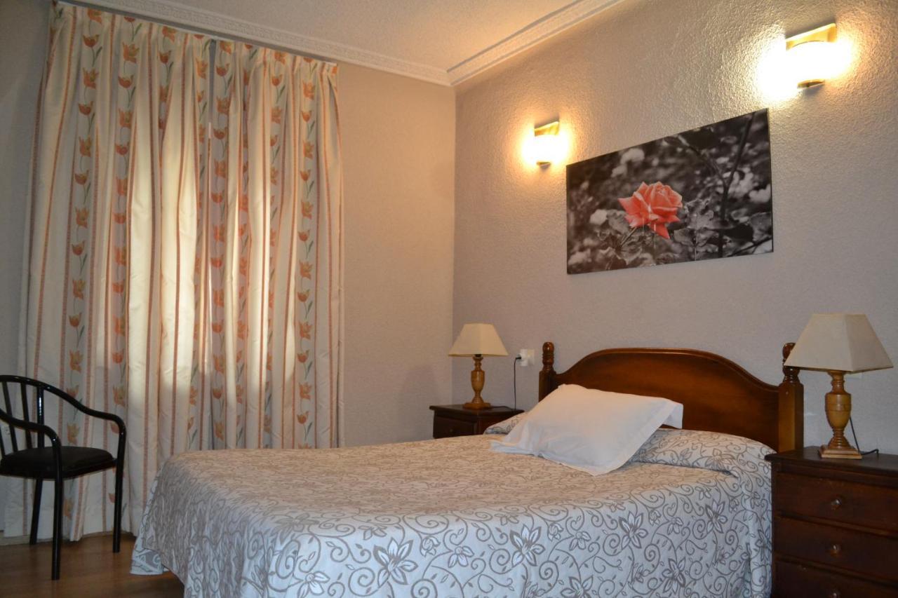 Hostal Aribel Longinos Cercedilla Ngoại thất bức ảnh