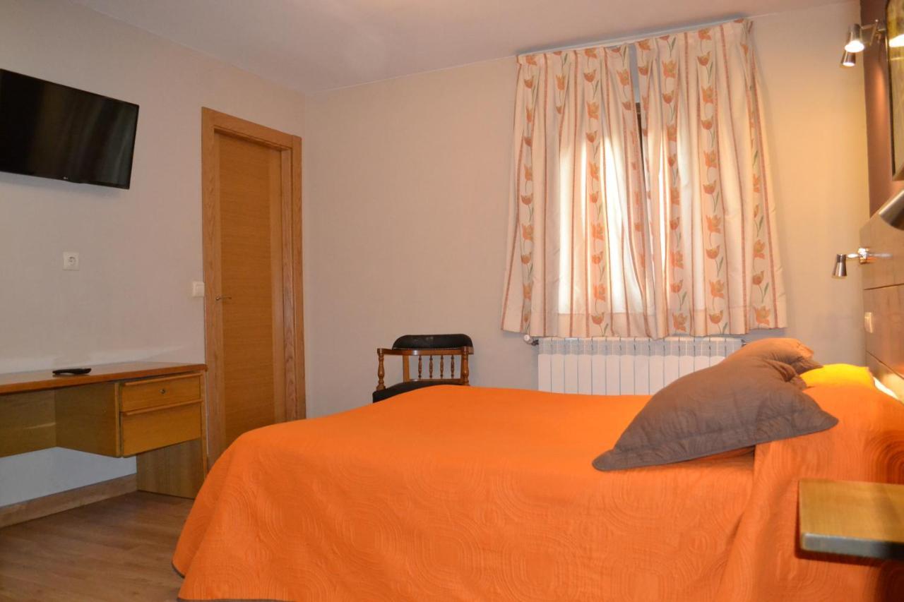Hostal Aribel Longinos Cercedilla Ngoại thất bức ảnh